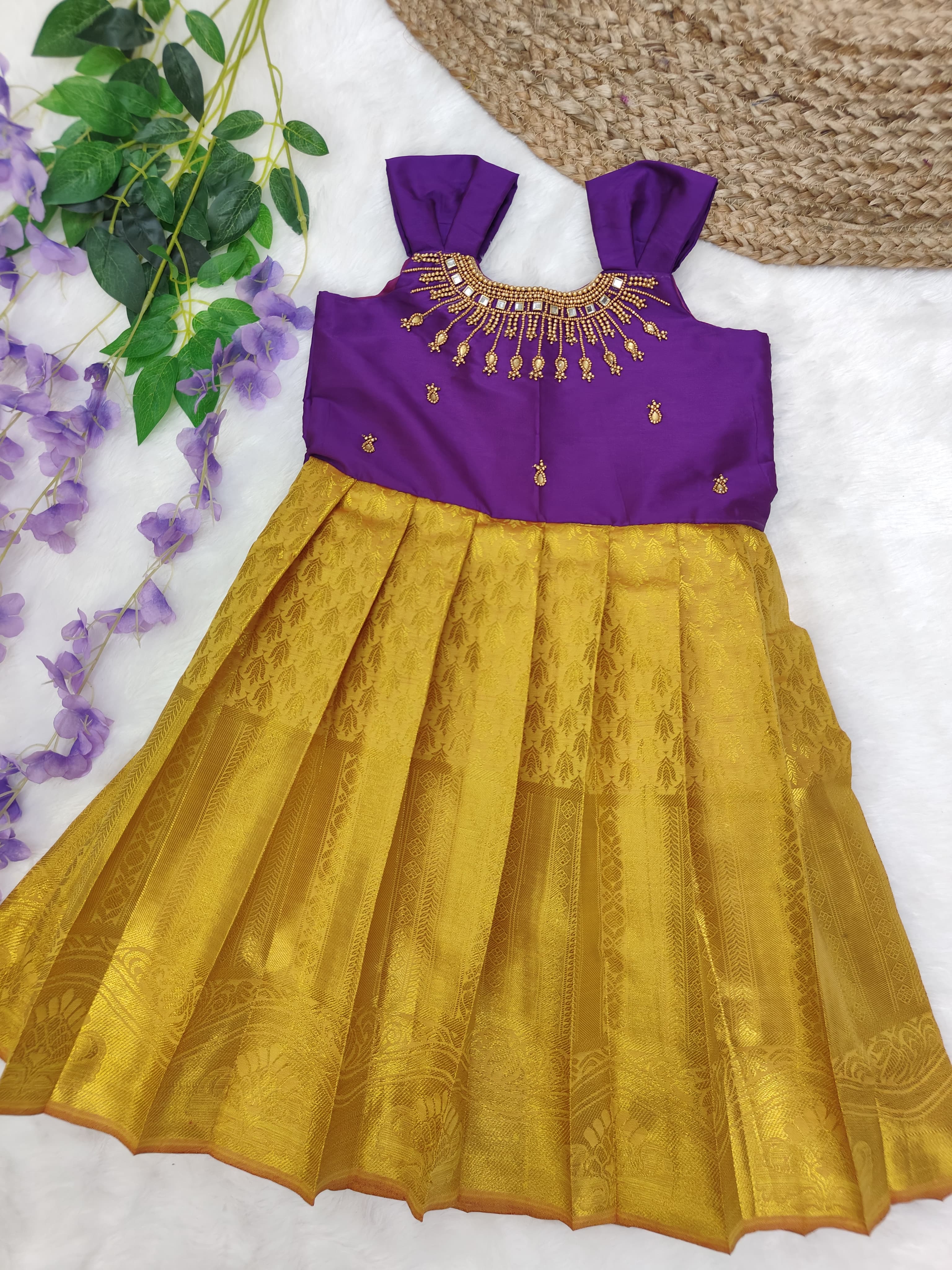 Sleeveless Pattu Frock