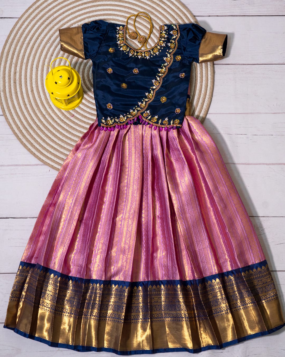 Pattu Lehenga